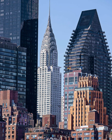 tall pointed Chrysler building in New York City